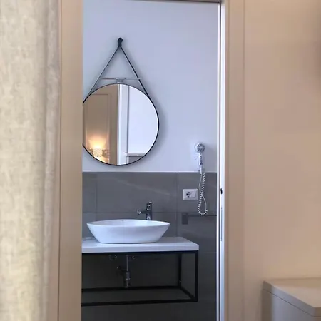 Center فندق مبيت وإفطار *