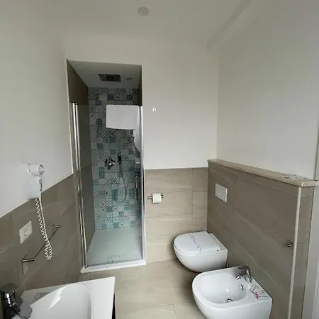 فندق مبيت وإفطار Center *